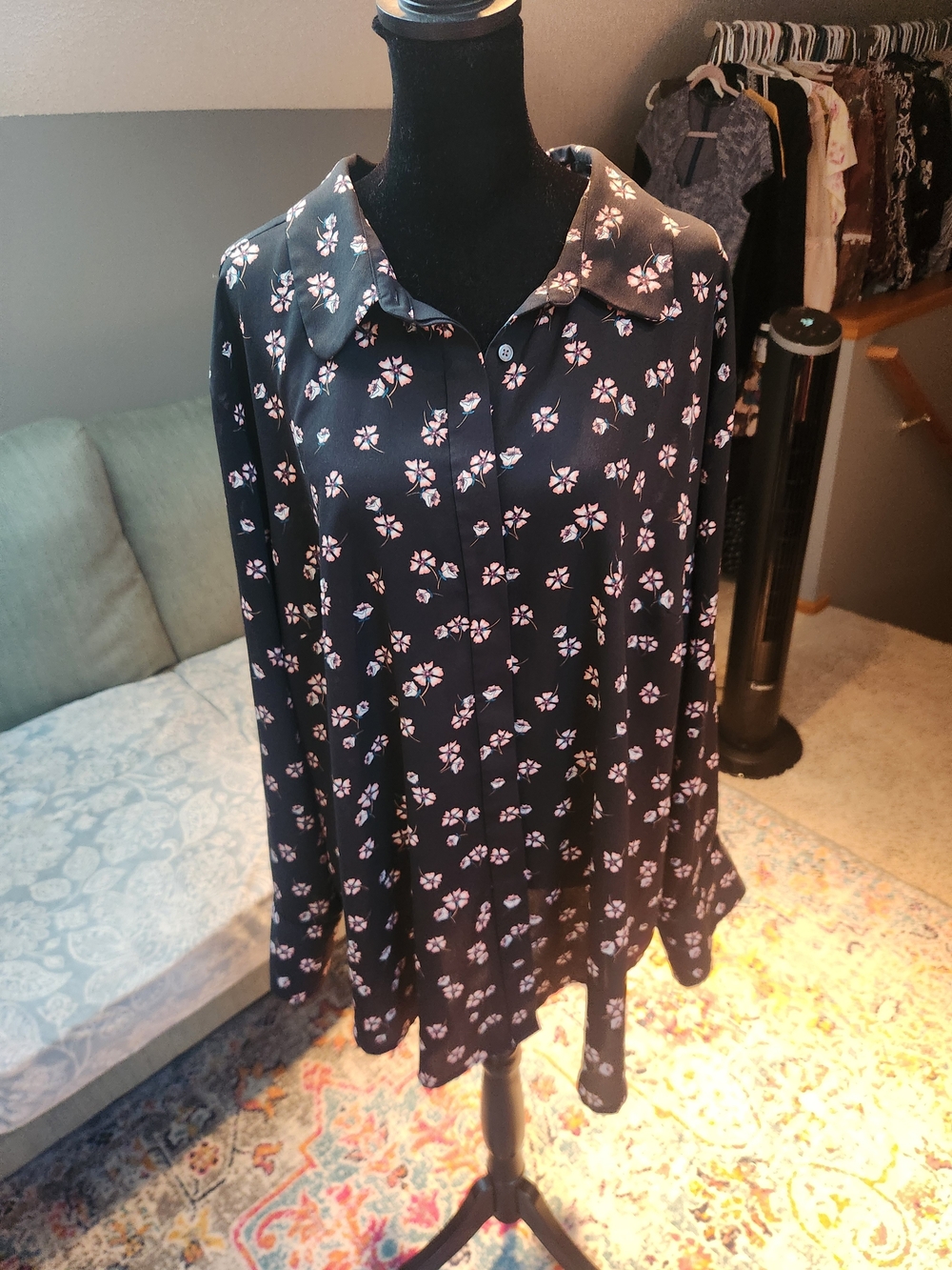 Loft Floral Collared Blouse Black & Pink Like New Size 26 Plus